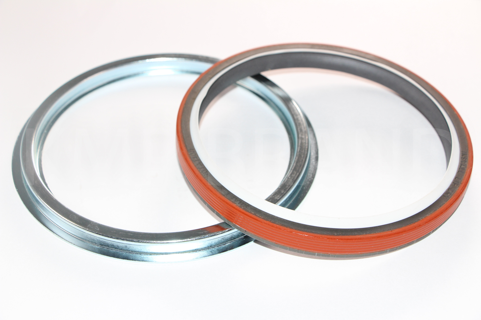 Crankshaft seal KMP 4955372