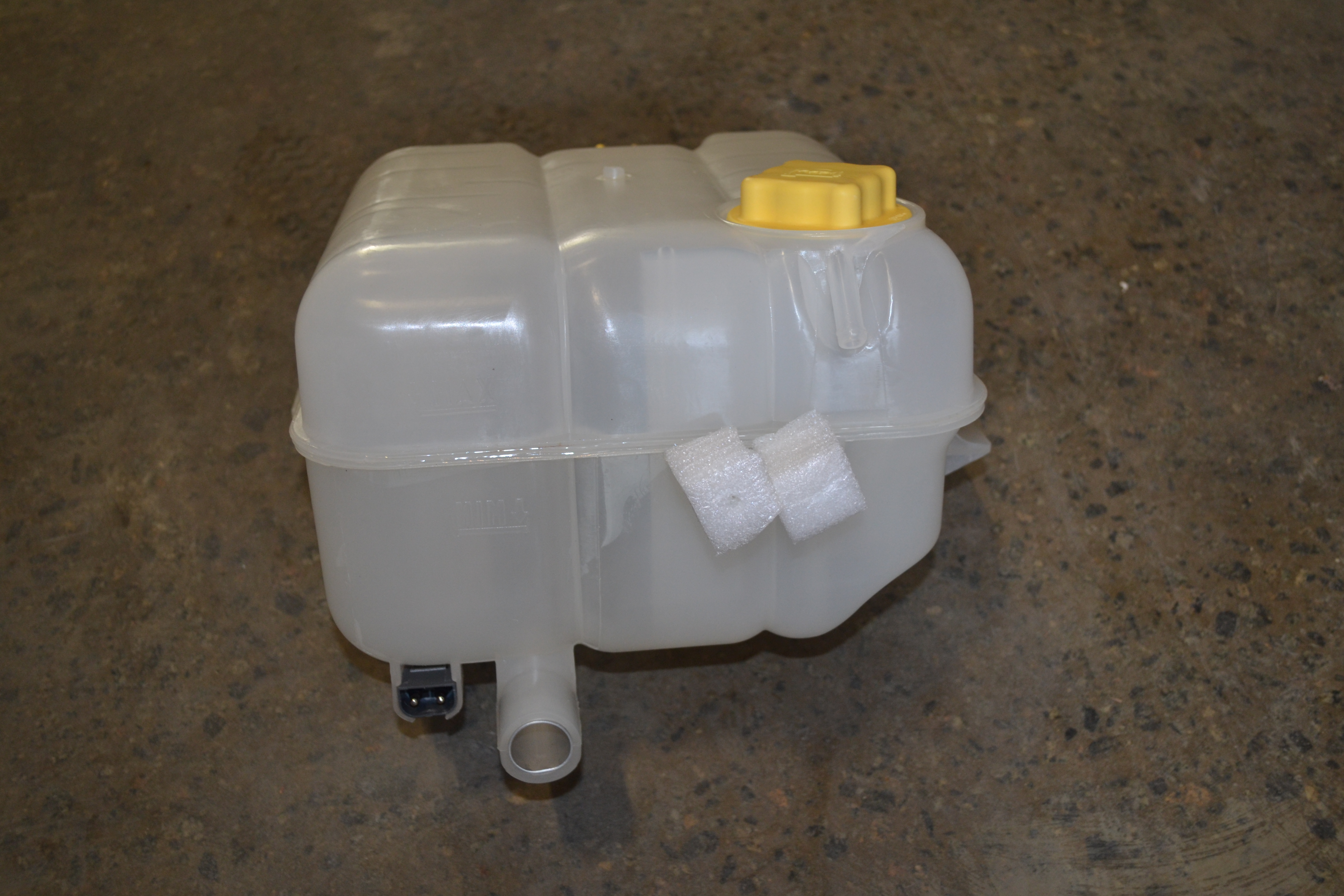 Expansion tank OEM VOE20880612